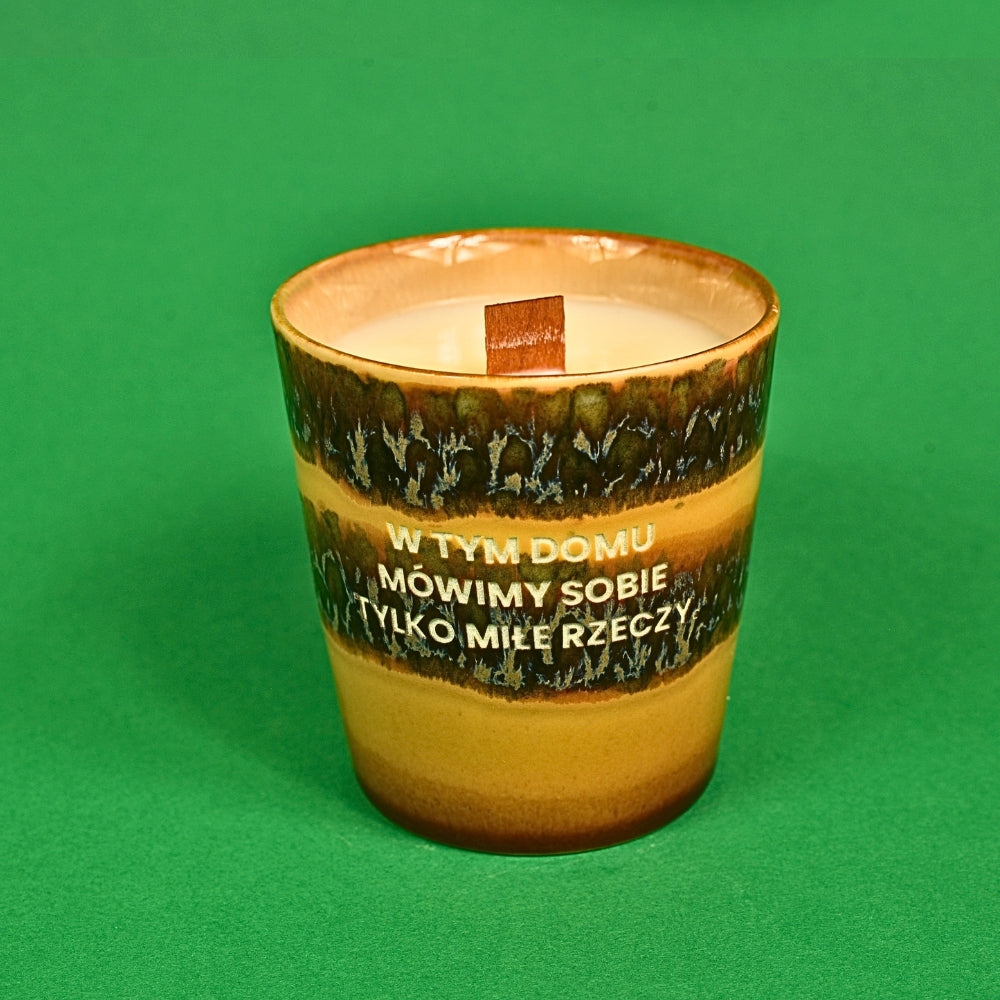 Świeca sojowa „W tym domu mówimy sobie tylko miłe rzeczy” (Enzo)