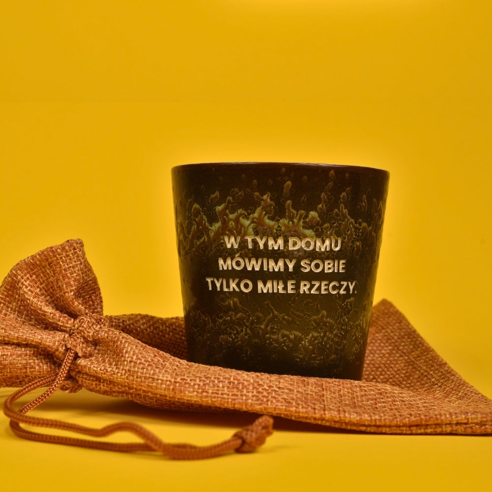 Świeca sojowa „W tym domu mówimy sobie tylko miłe rzeczy” (Cleo)