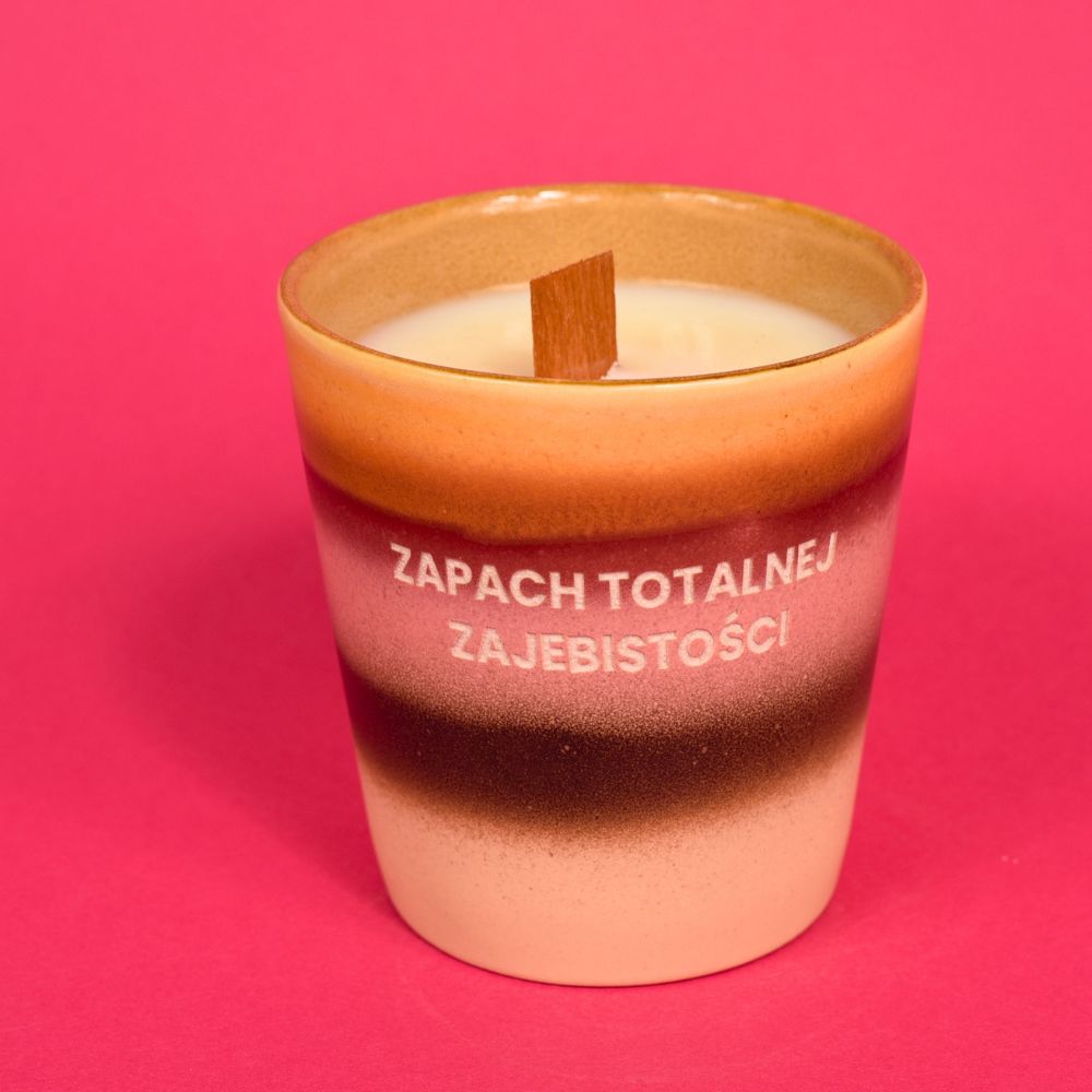 Świeca sojowa „Zapach totalnej zajebistości” (Roma)