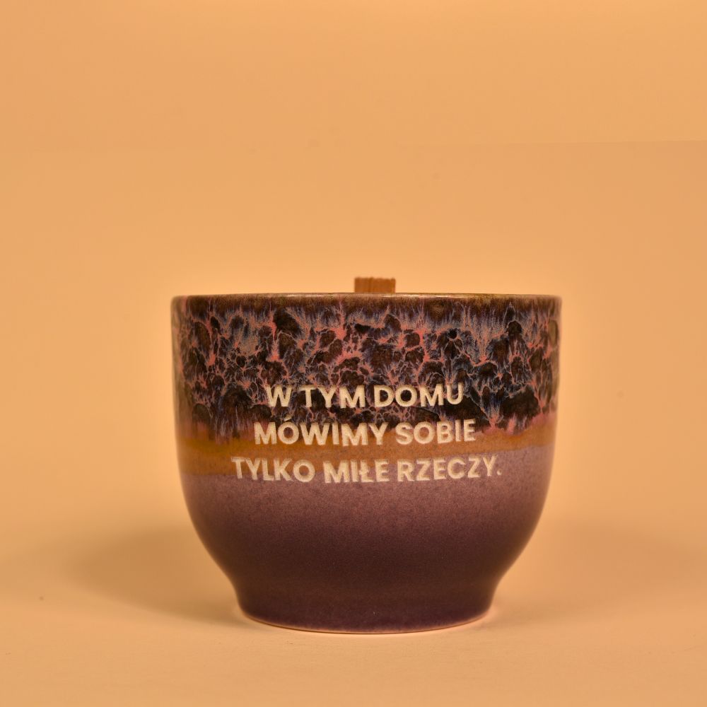 Świeca sojowa „W tym domu mówimy sobie tylko miłe rzeczy” (Bruno)